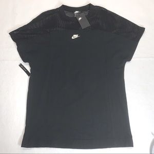 Nike Women’s Athletic Wear top